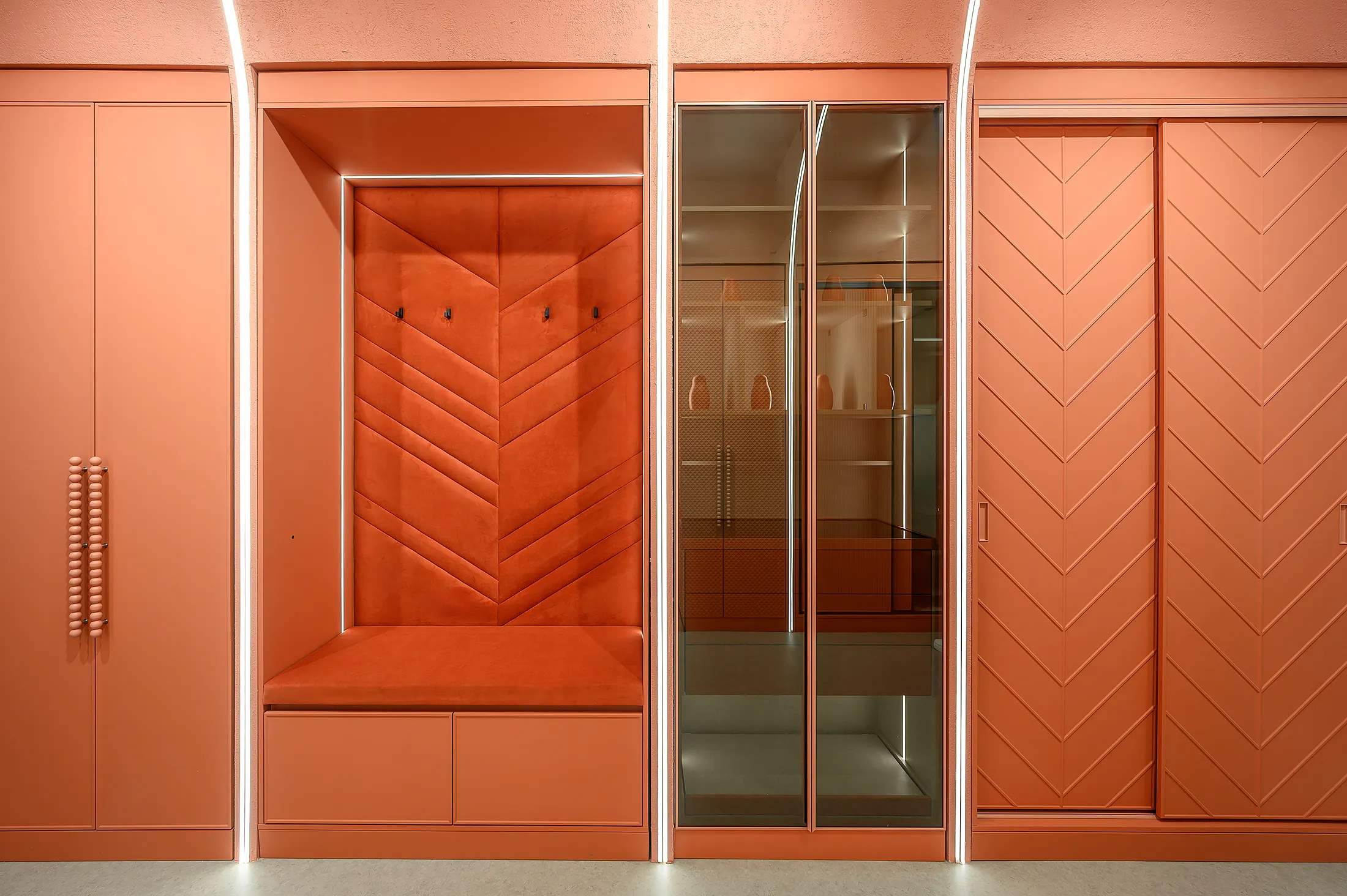 Секция с банкеткой