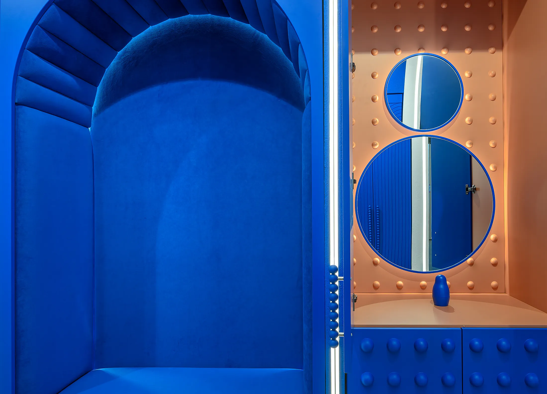 Шкаф со сферами